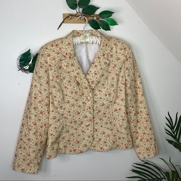 Jackets & Blazers - Spring Time Roses Covered Button Lined Blazer L
